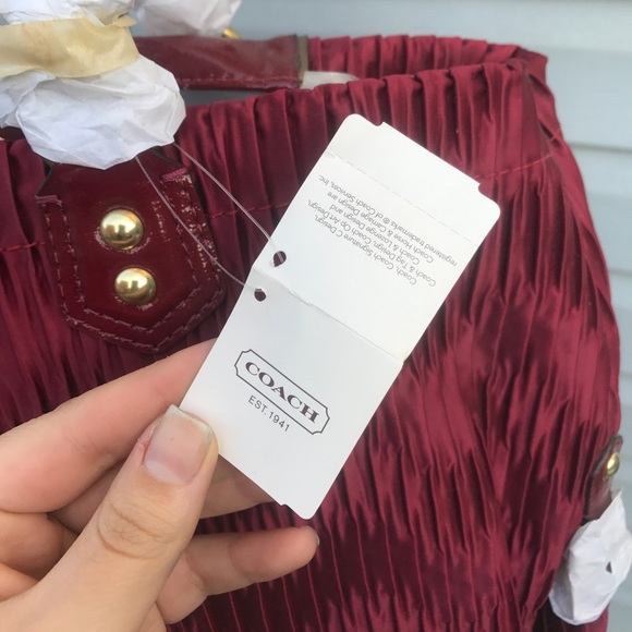 Beautiful Red Coach Bag ❤️ 💼 - Picture 6 of 8